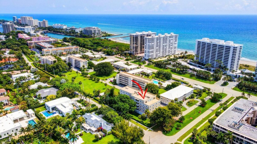 Generously sized 3-bed/2-bath condo w/ rare 9' ceilings is - Beach Condo for sale in Boca Raton, Florida on Beachhouse.com