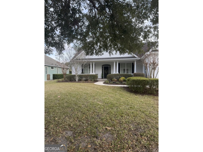 BEAUTIFULLY DECORATED, OWNED BY AN INTERIOR DESIGNER AND - Beach Home for sale in Saint Marys, Georgia on Beachhouse.com