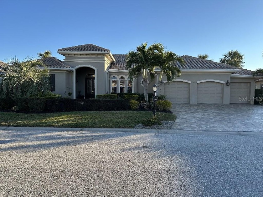 Located in the Waterlefe Golf & River Club, this gated community - Beach Home for sale in Bradenton, Florida on Beachhouse.com