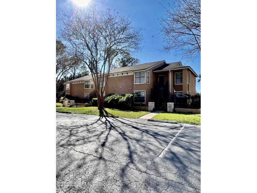 Stunning updated end unit in the highly desirable Summer House- - Beach Condo for sale in Ponte Vedra Beach, Florida on Beachhouse.com