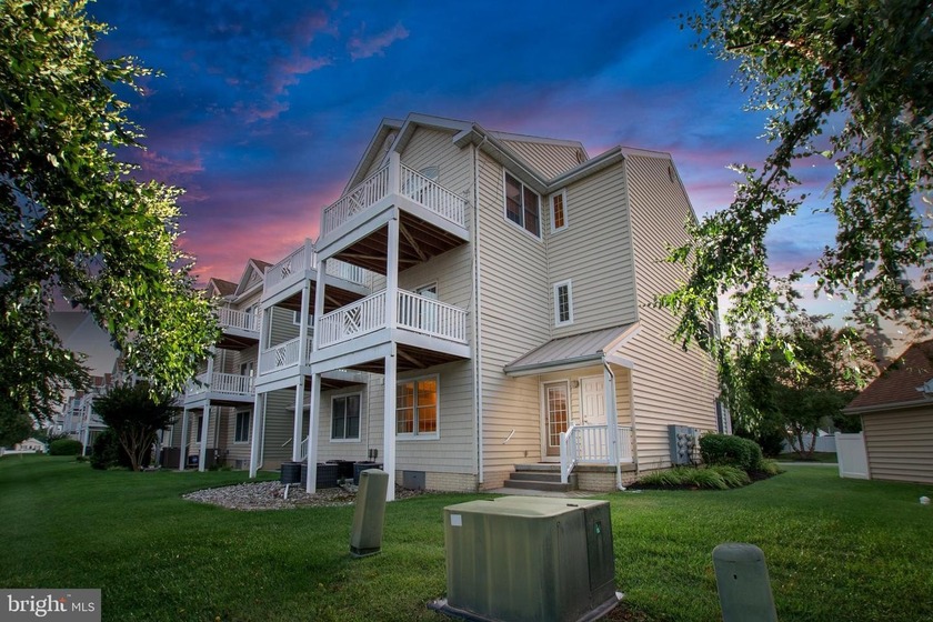 This beautifully maintained 3-bedroom, 3.5-bath townhome in the - Beach Condo for sale in Ocean City, Maryland on Beachhouse.com