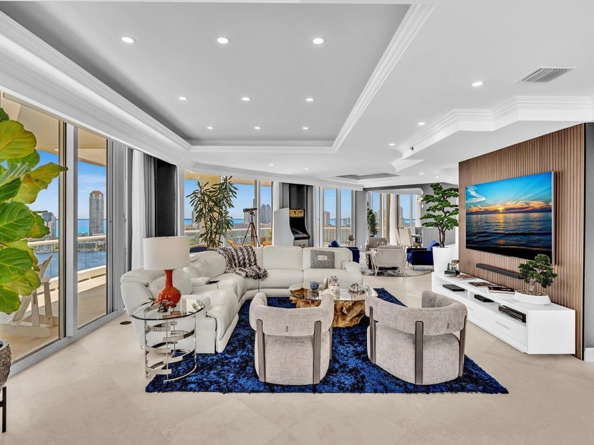 INVESTOR OPPORTUNITY! Welcome to Penthouse-6, an exquisite - Beach Condo for sale in Aventura, Florida on Beachhouse.com