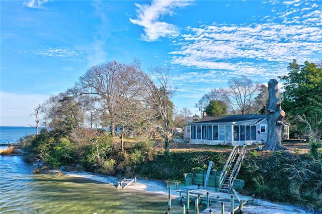 Just in time for the Holidays! What a present this would be! A - Beach Home for sale in Heathsville, Virginia on Beachhouse.com