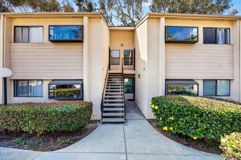 Perched at the top of Seneca Street with gorgeous mountain views - Beach Condo for sale in Ventura, California on Beachhouse.com