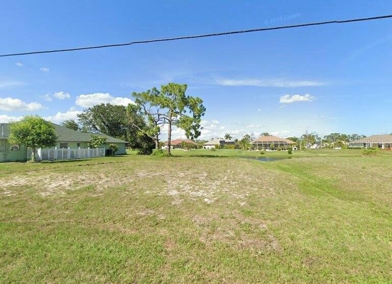 Acquire the perfect site for your *FLORIDA DREAM HOME* on this - Beach Lot for sale in Rotonda West, Florida on Beachhouse.com