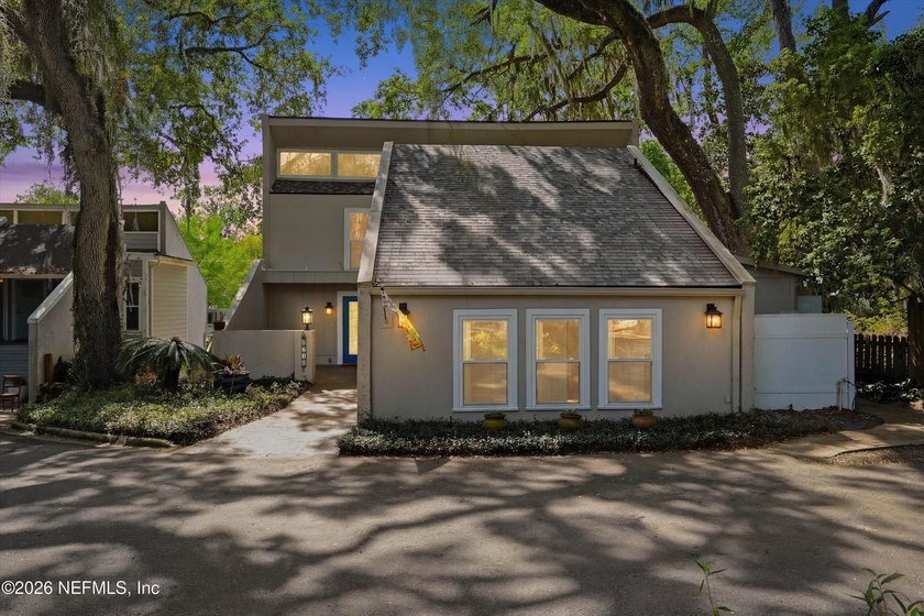 Your Private Hideaway in Mandarin/Beauclerc. Escape to this - Beach Home for sale in Jacksonville, Florida on Beachhouse.com