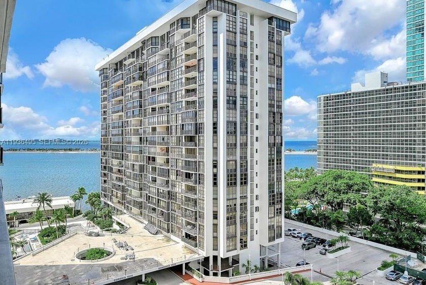 Located in Brickell Avenue first row to Biscayne Bay, offering - Beach Condo for sale in Miami, Florida on Beachhouse.com