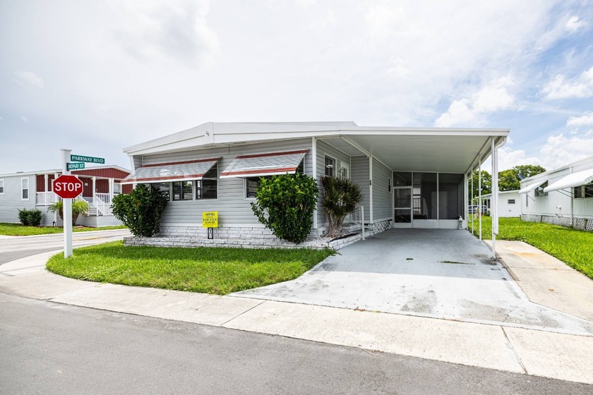 COMPLETE REMODEL, ACTIVE 55+ Community, Pet Friendly  Welcome to - Beach Home for sale in Hudson, Florida on Beachhouse.com