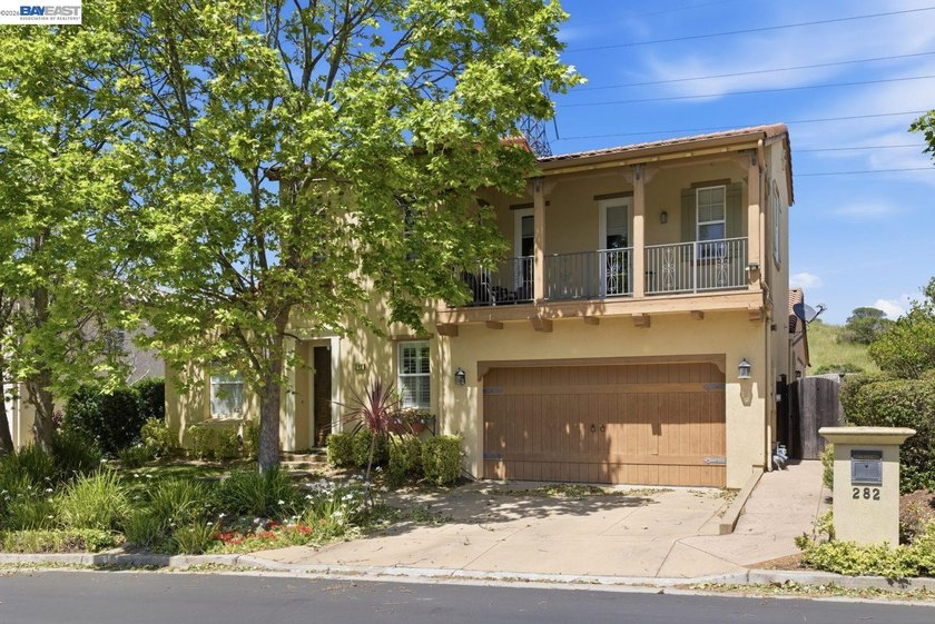 Welcome to 282 Drummond Drive, an elegant executive residence - Beach Home for sale in Hayward, California on Beachhouse.com