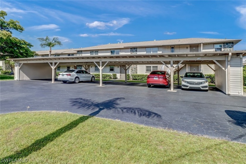 Welcome to your Florida condo! This 2 bedroom 2 bathroom unit - Beach Condo for sale in North Fort Myers, Florida on Beachhouse.com