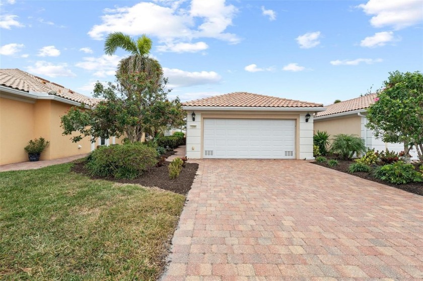 TURNKEY FURNISHED HEATED POOL Villa! Available for immediate - Beach Home for sale in Venice, Florida on Beachhouse.com