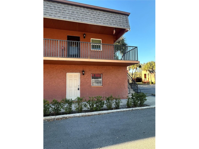 Price to sell! 
Welcome to this beautifully renovated and - Beach Condo for sale in Palm Harbor, Florida on Beachhouse.com