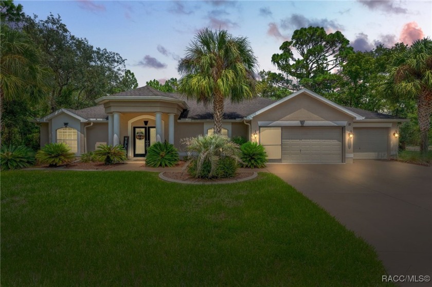 This exquisite 3-bedroom, 2-bathroom home, spanning 2,109 square - Beach Home for sale in Homosassa, Florida on Beachhouse.com