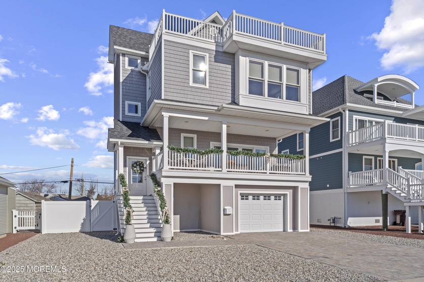 Super Clean 4 Bedroom 2.5 Bath Waterview home. You will never - Beach Home for sale in Seaside Heights, New Jersey on Beachhouse.com