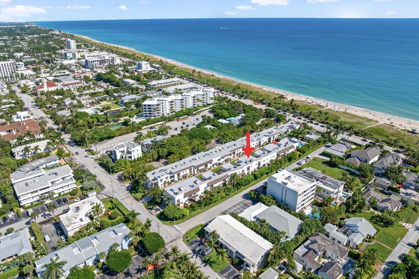 This coastal inspired beachside retreat townhome offers a - Beach Townhome/Townhouse for sale in Delray Beach, Florida on Beachhouse.com