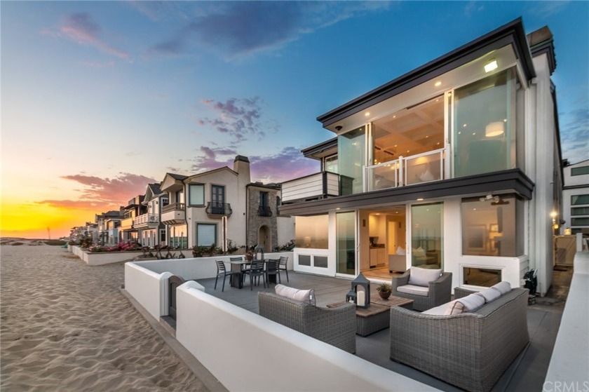 This extraordinary rare corner oceanfront location offers - Beach Home for sale in Newport Beach, California on Beachhouse.com