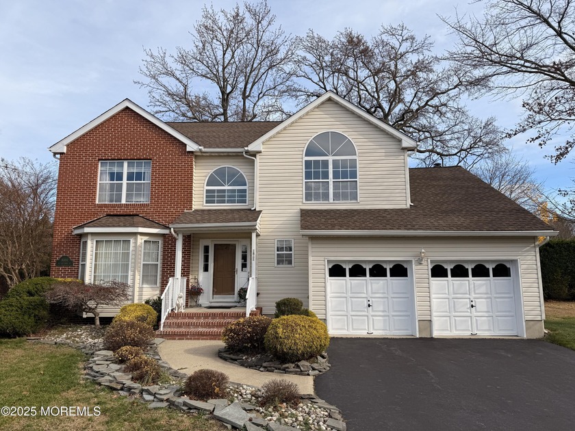 Spacious 4 bedroom, 2 full / 2 half bath home on quiet Bellmore - Beach Home for sale in Oakhurst, New Jersey on Beachhouse.com