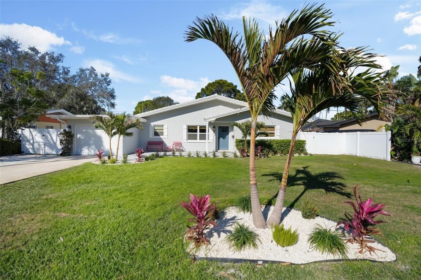 Stunning Belleair home nestled with a view of the 16th Fairway - Beach Home for sale in Belleair Beach, Florida on Beachhouse.com