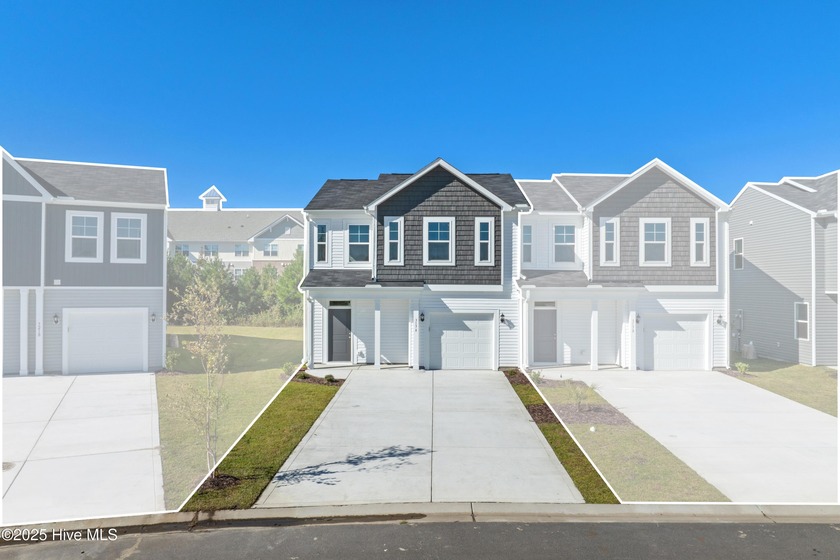 Stunning Glenville floorplan offers open-concept combining - Beach Townhome/Townhouse for sale in Ocean Isle Beach, North Carolina on Beachhouse.com