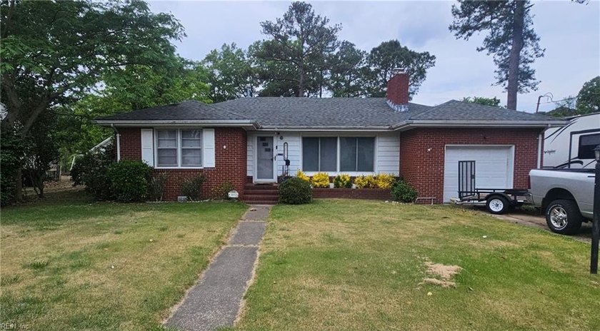 Welcome to this charming home in the heart of Portsmouth - Beach Home for sale in Portsmouth, Virginia on Beachhouse.com