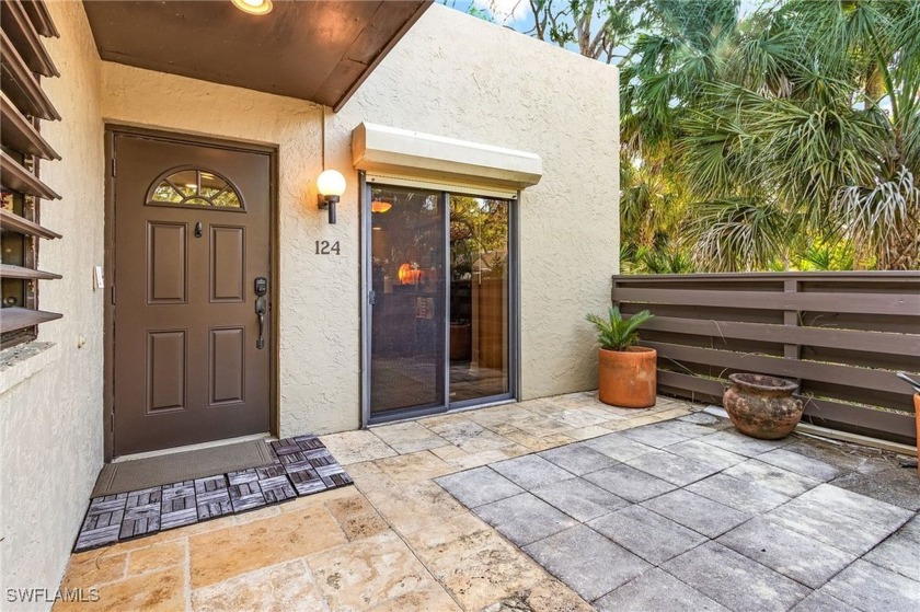 Prime Location in Pinebrook Lakes! This Ground floor unit has - Beach Condo for sale in Fort Myers, Florida on Beachhouse.com