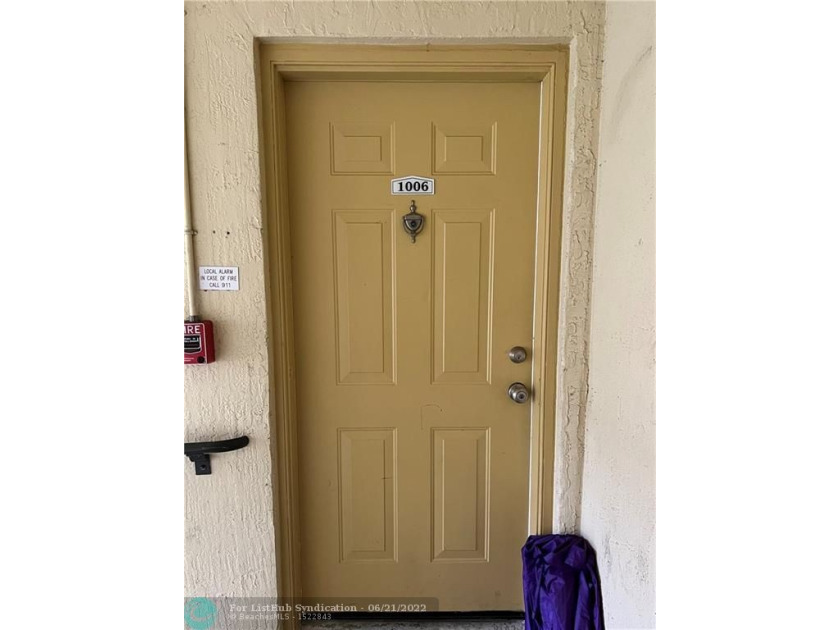 Beautiful 2x2 corner on 2nd floor, tile throughout, Stainless - Beach Condo for sale in Pompano Beach, Florida on Beachhouse.com