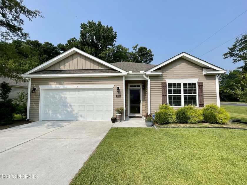 VA ASSUMABLE LOAN at 2.5 percent! Welcome home to an exceptional - Beach Home for sale in New Bern, North Carolina on Beachhouse.com