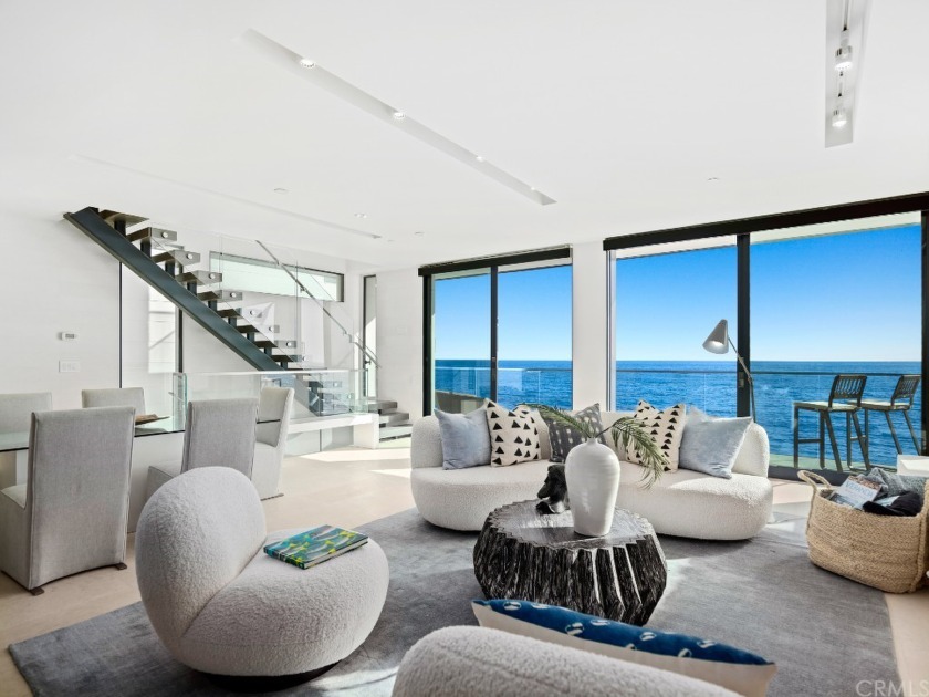This stunning oceanfront Modern enjoys a coveted spot on the - Beach Home for sale in Laguna Beach, California on Beachhouse.com
