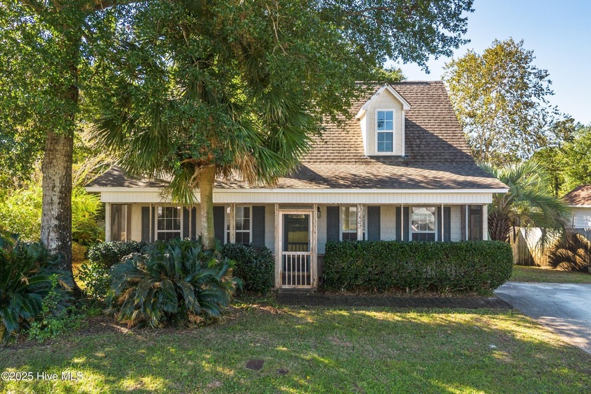 Live the island life you've been dreaming of on beautiful - Beach Home for sale in Carolina Beach, North Carolina on Beachhouse.com