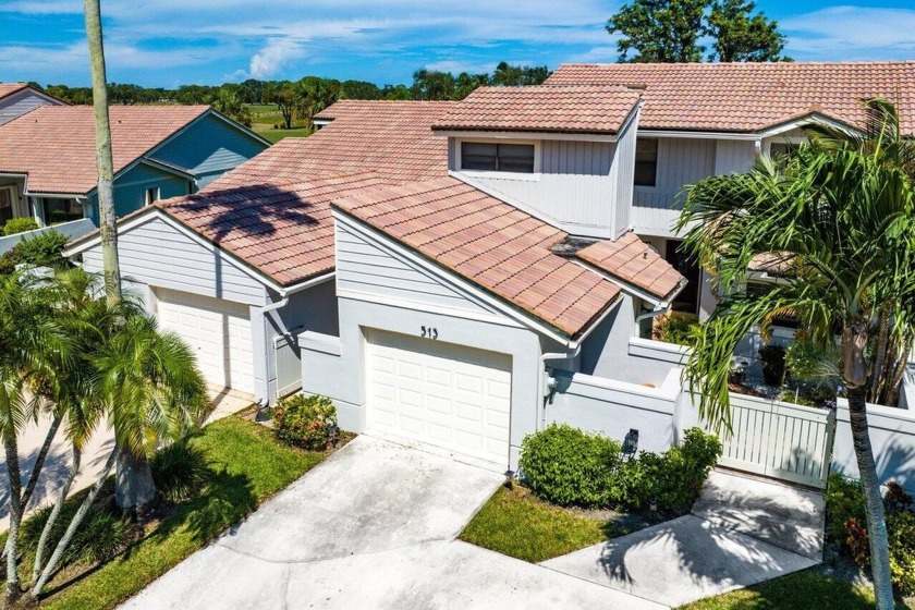 Best View at the Cognizant Classic!This charming townhome - Beach Townhome/Townhouse for sale in Palm Beach Gardens, Florida on Beachhouse.com