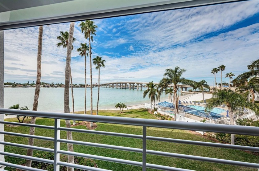 SPECTACULAR VIEW! Enjoy condo living to the fullest in this - Beach Condo for sale in St. Petersburg, Florida on Beachhouse.com