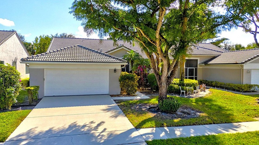 Welcome to this light-filled villa in the Brittany Lakes section - Beach Home for sale in Boynton Beach, Florida on Beachhouse.com