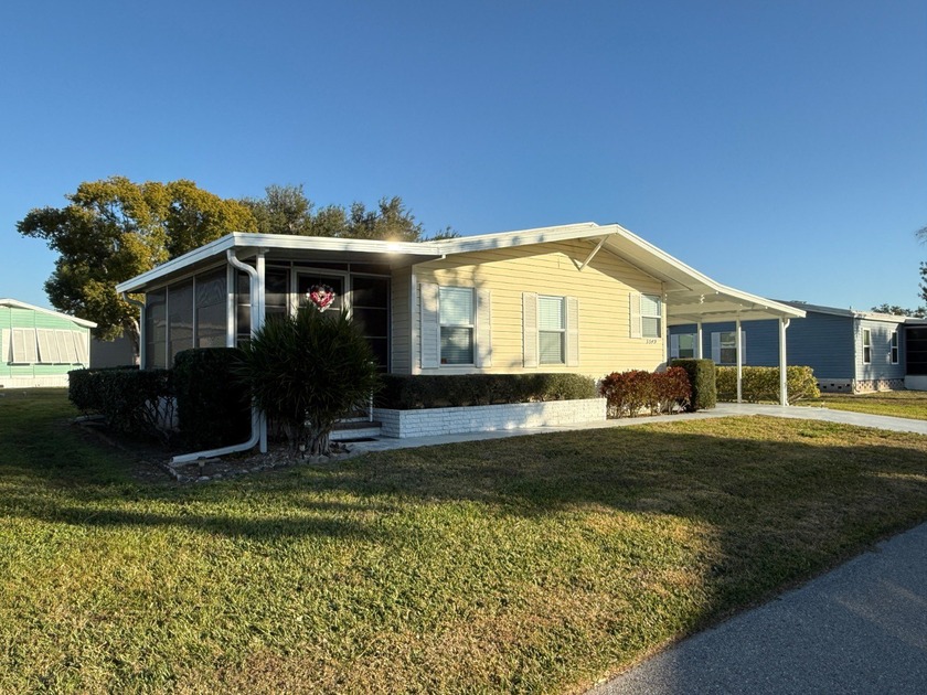 THIS HOME IS ON LEASED LAND WITH AN APPROXIMATE MONTHLY LOT - Beach Home for sale in Sarasota, Florida on Beachhouse.com