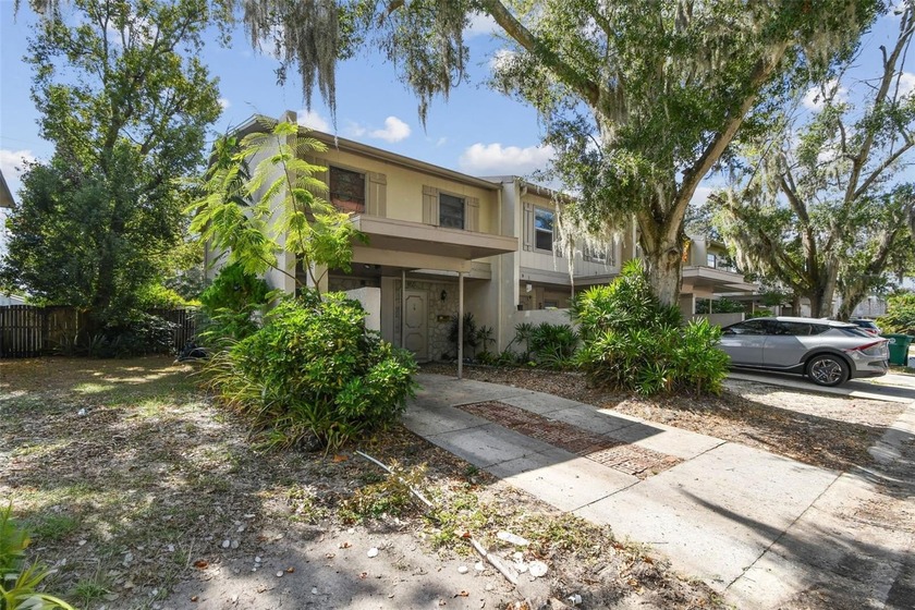 Welcome to this spacious 3-bedroom, 2.5-bath Patio Home/Townhome - Beach Condo for sale in Tampa, Florida on Beachhouse.com