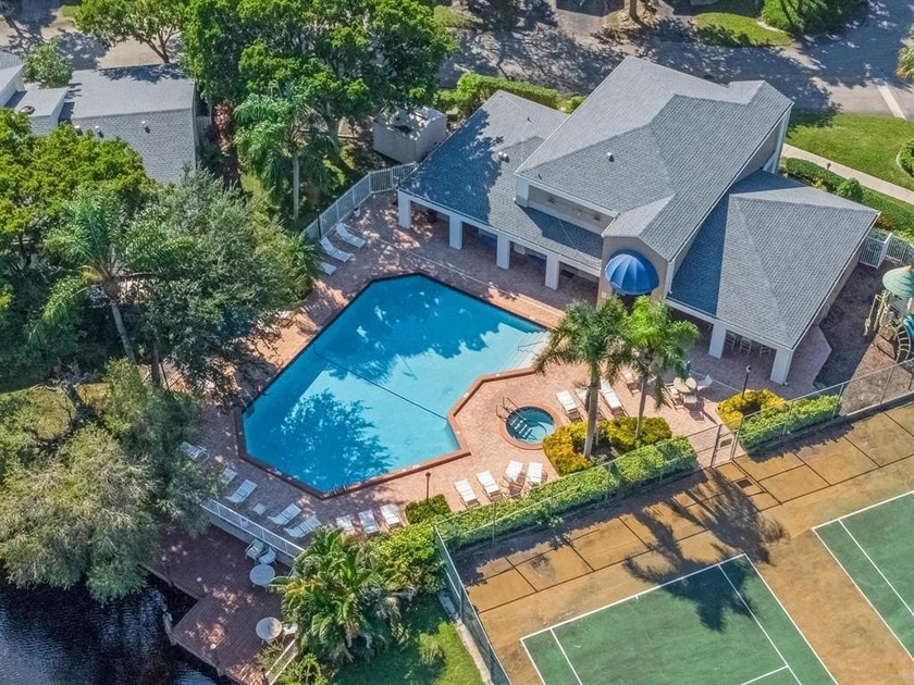 WELCOME HOME! Your opportunity is here to own this townhome in - Beach Townhome/Townhouse for sale in Deerfield Beach, Florida on Beachhouse.com