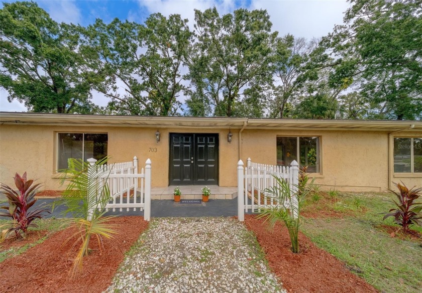 One or more photo(s) has been virtually staged. Welcome and - Beach Home for sale in Tampa, Florida on Beachhouse.com