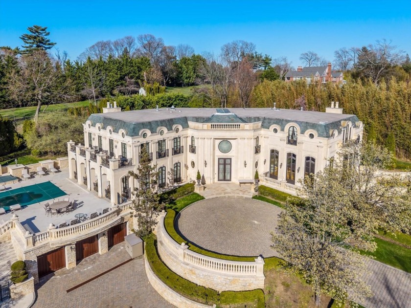 Luxurious Waterview Mansion in the Prestigious Village of Kings - Beach Home for sale in Great Neck, New York on Beachhouse.com