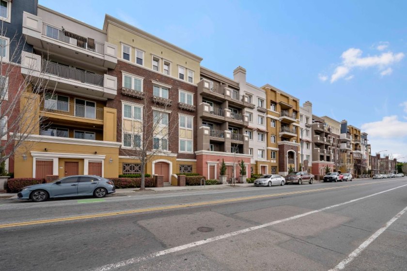 Stunning third-floor condo with serene hill views, flooding the - Beach Condo for sale in San Jose, California on Beachhouse.com