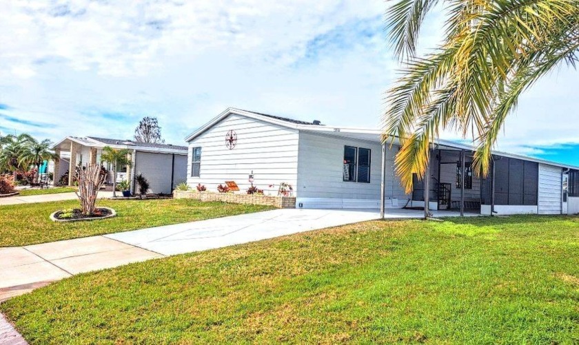 Welcome to your new coastal retreat located in the age qualified - Beach Home for sale in Ellenton, Florida on Beachhouse.com