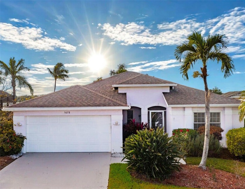 BIG LAKE. BIG VIEWS. BIG OPPORTUNITY. Turn-Key. Bring Your - Beach Home for sale in Bradenton, Florida on Beachhouse.com