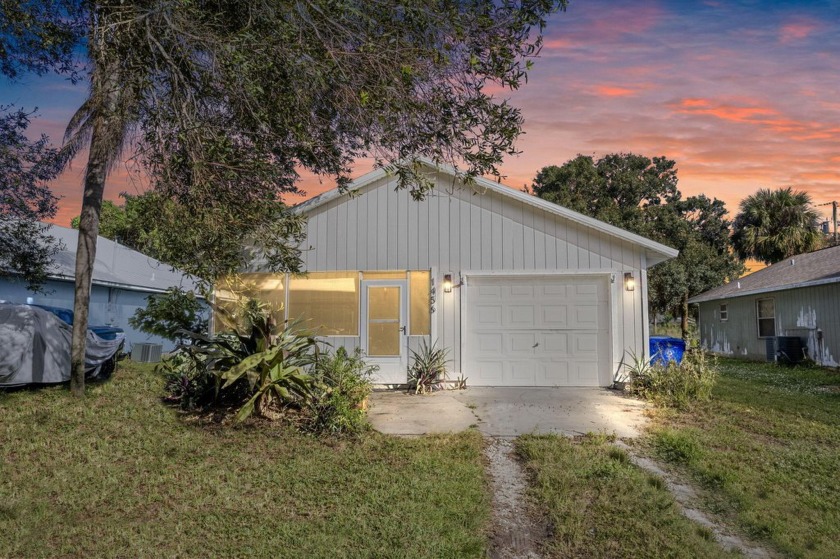 Come have a look at this 2 bedroom, 2 bath, 1 car garage home - Beach Home for sale in Vero Beach, Florida on Beachhouse.com