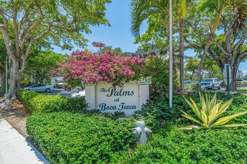 Updated LARGE 3 BED / 2 BATH / 1374 SF condominium in upcoming - Beach Condo for sale in Boca Raton, Florida on Beachhouse.com