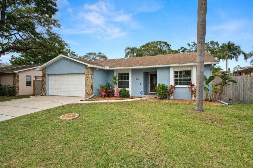 Under contract-accepting backup offers. Welcome to your new home - Beach Home for sale in Dunedin, Florida on Beachhouse.com