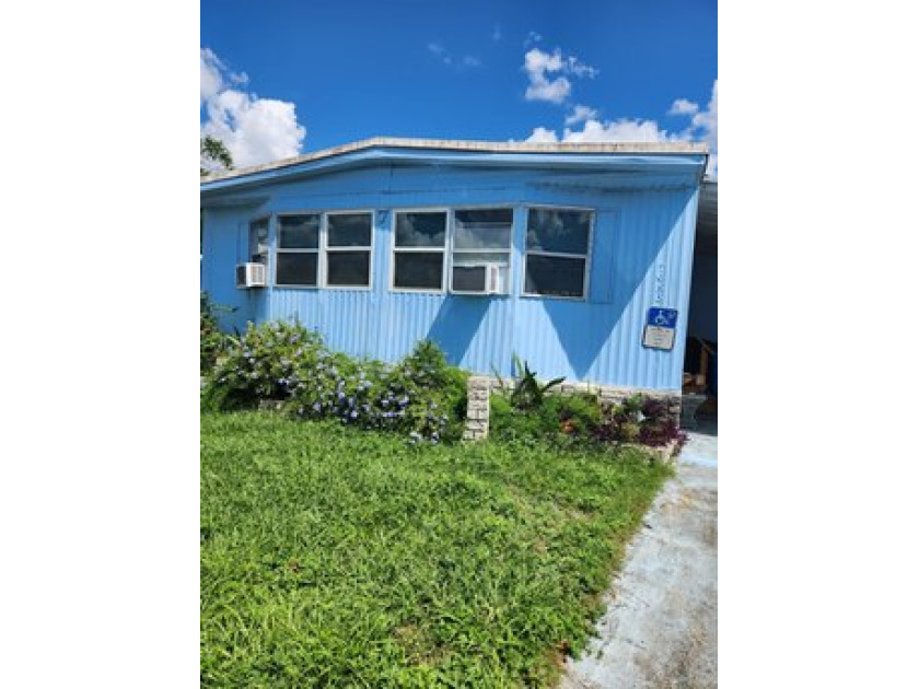 ATTENTION INVESTORS. Only $19900  Large 2brm 2 bath doublewide - Beach Home for sale in Pinellas Park, Florida on Beachhouse.com