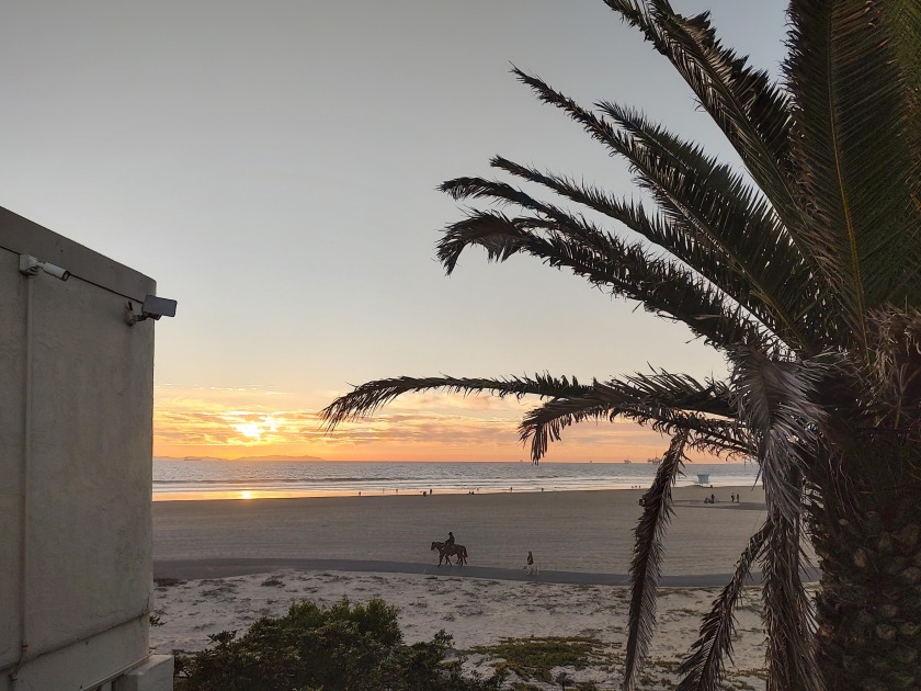 Imagine waking to the soothing sound of waves and the ocean - Beach Condo for sale in Huntington Beach, California on Beachhouse.com