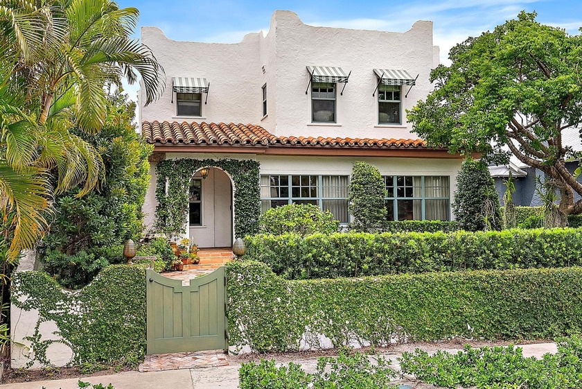 Meticulously renovated, this 1926 SoSo home offers a 3 bedroom - Beach Home for sale in West Palm Beach, Florida on Beachhouse.com