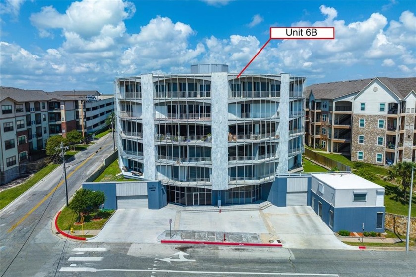 This condo is absolutely stunning! With its prime location in - Beach Condo for sale in Corpus Christi, Texas on Beachhouse.com