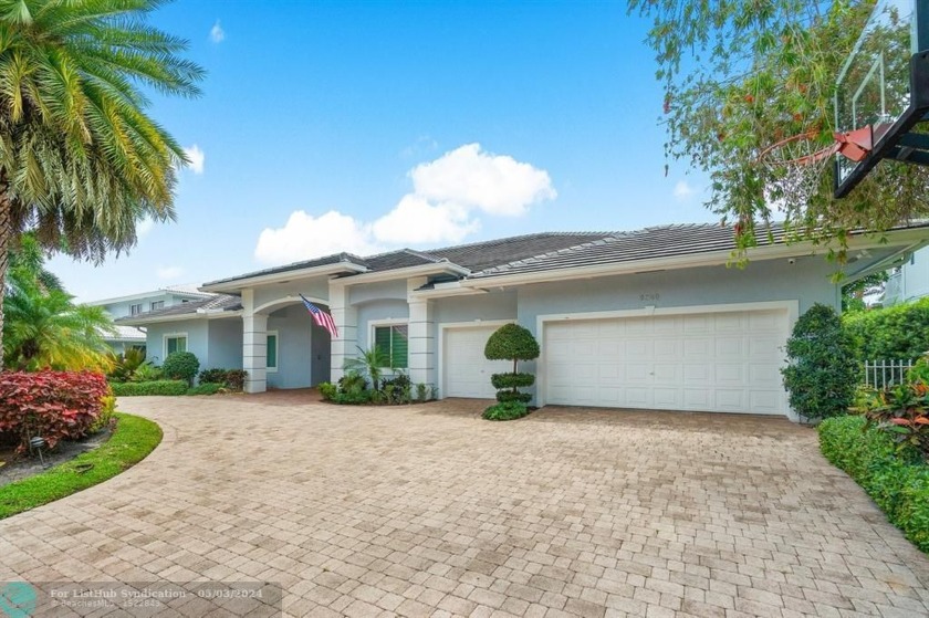 Highly sought after single story custom estate home has 3,624 - Beach Home for sale in Lighthouse Point, Florida on Beachhouse.com