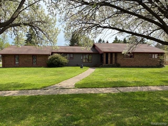 Beautiful 4 Bedroom, 2.5 bath with a 32 X 21 heated 2 car - Beach Home for sale in Harbor Beach, Michigan on Beachhouse.com
