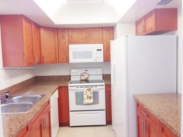 UPDATED 2 BEDROOM, 2 BATH UNIT ON 1ST FLOOR, TILES FLOORS - Beach Condo for sale in Delray Beach, Florida on Beachhouse.com